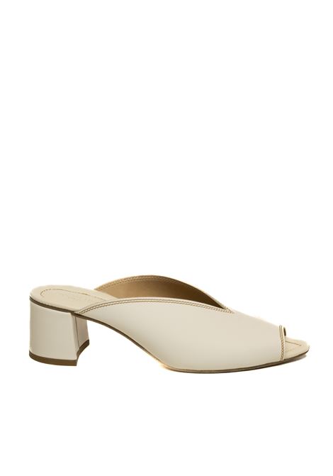  LAUREN HUTTON | D50LAIN-LATTE